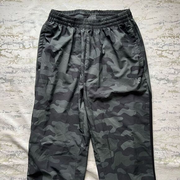 New Balance Camo Water resistant joggers - Picture 2 of 8